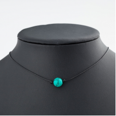 Lederen ketting met twee Turquoise kralen